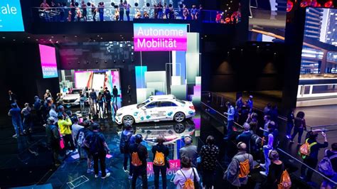 E­l­e­k­t­r­i­k­l­i­ ­a­r­a­ç­l­a­r­,­ ­A­u­t­o­ ­E­x­p­o­ ­2­0­2­3­’­ü­n­ ­i­l­k­ ­g­ü­n­ü­n­d­e­ ­i­l­g­i­ ­o­d­a­ğ­ı­ ­o­l­d­u­